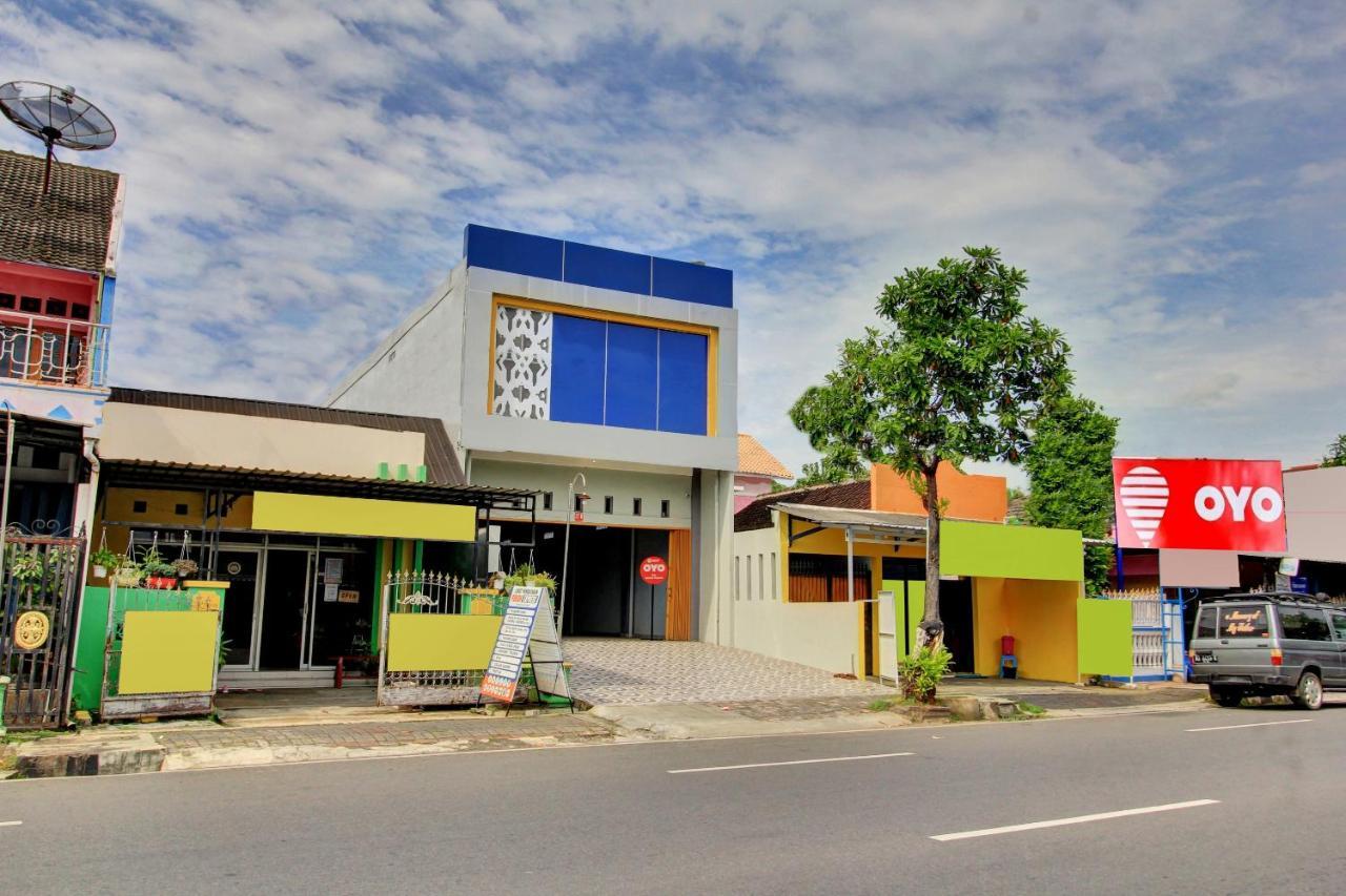 Super Oyo 90767 Gm Guest House Wonogiri Luaran gambar