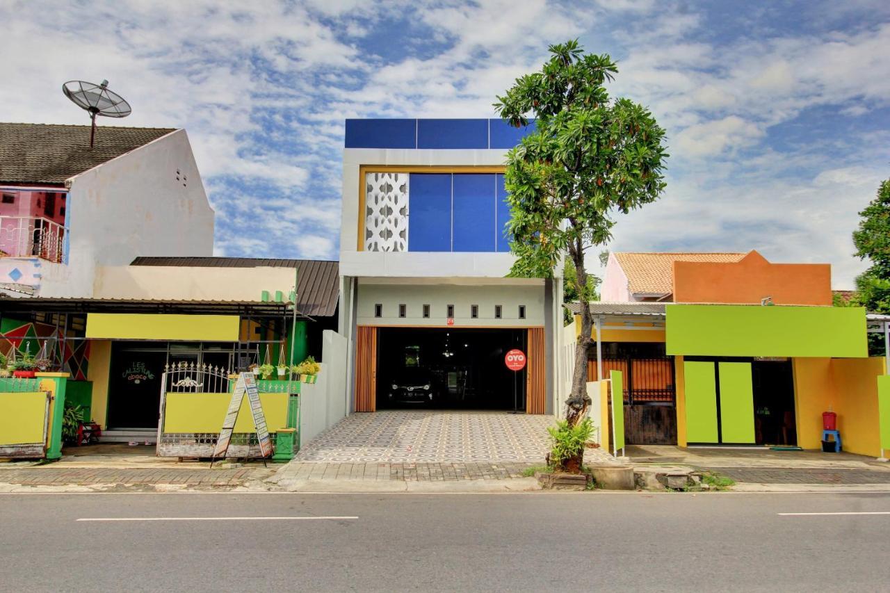 Super Oyo 90767 Gm Guest House Wonogiri Luaran gambar