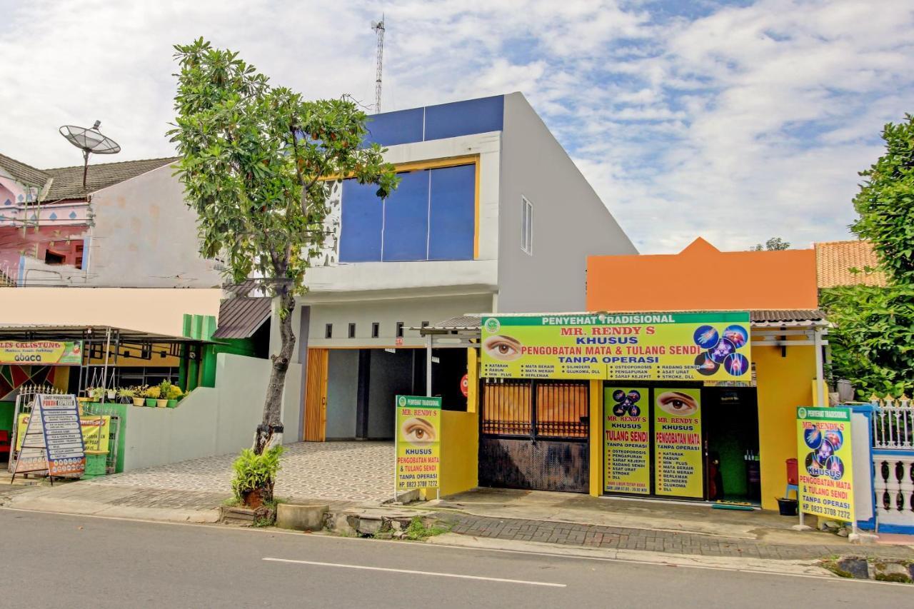 Super Oyo 90767 Gm Guest House Wonogiri Luaran gambar