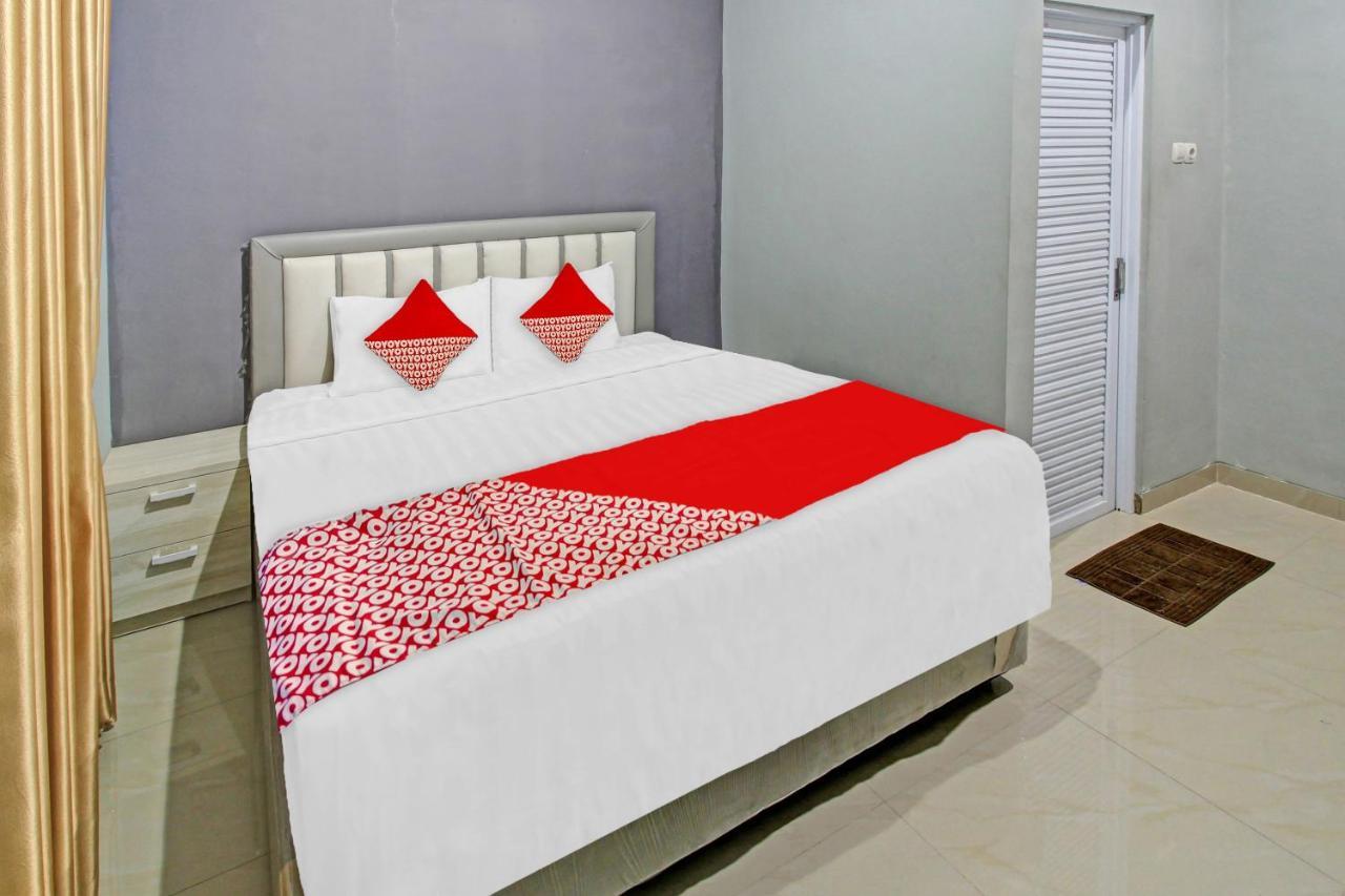 Super Oyo 90767 Gm Guest House Wonogiri Luaran gambar