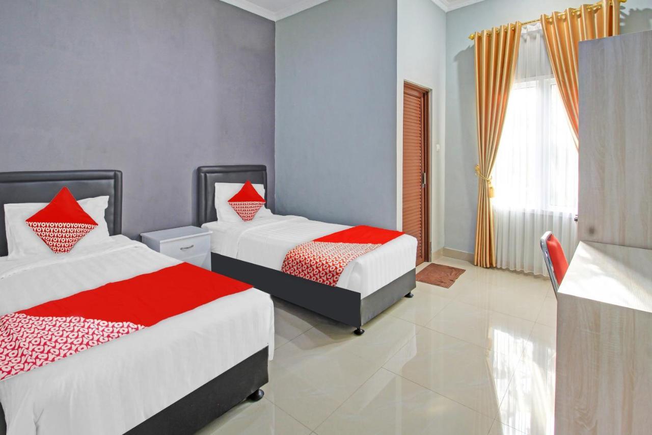 Super Oyo 90767 Gm Guest House Wonogiri Luaran gambar