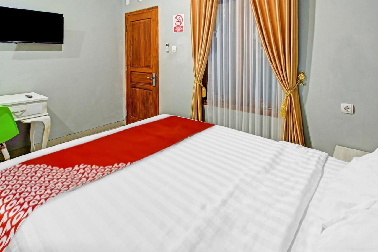 Super Oyo 90767 Gm Guest House Wonogiri Luaran gambar