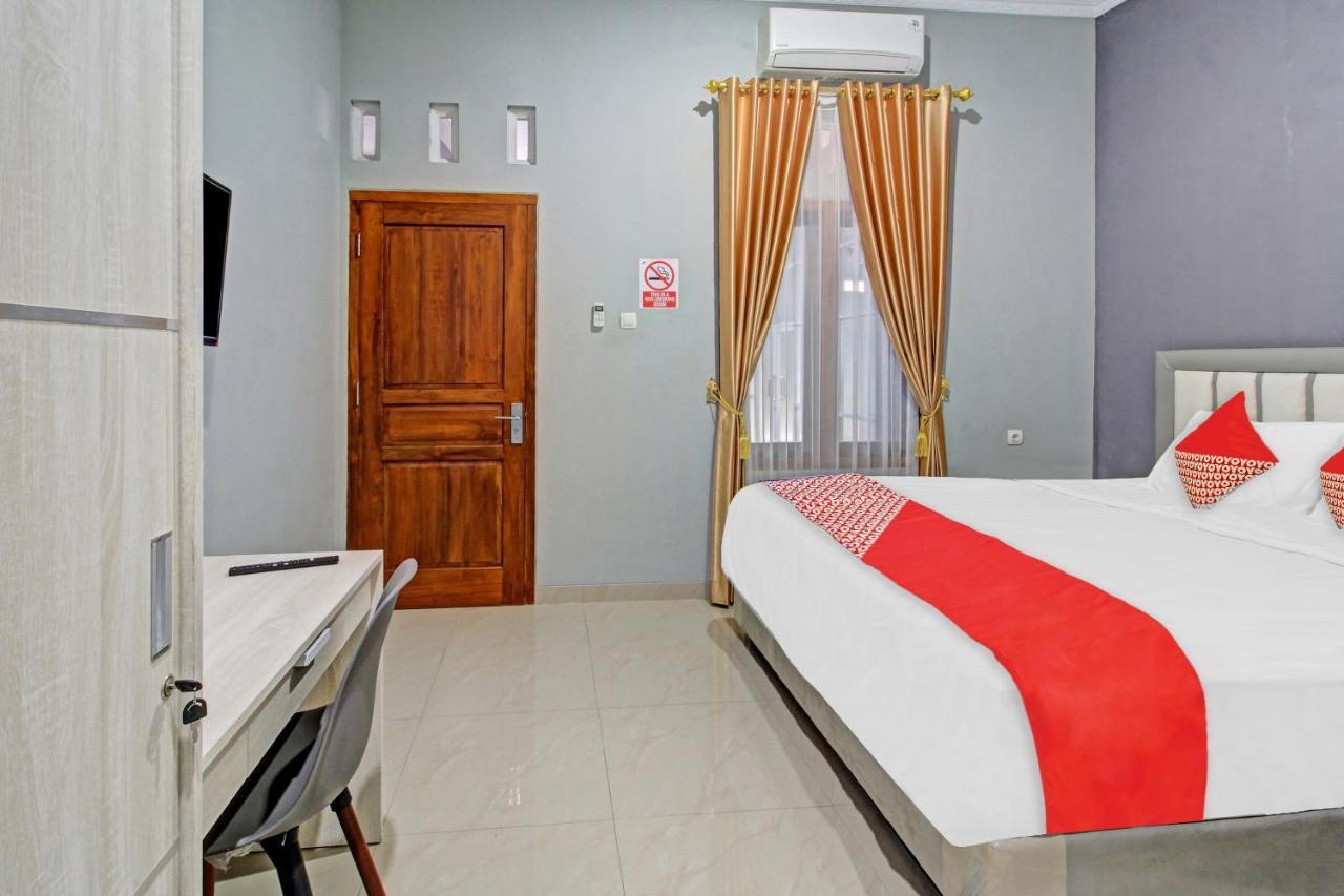 Super Oyo 90767 Gm Guest House Wonogiri Luaran gambar